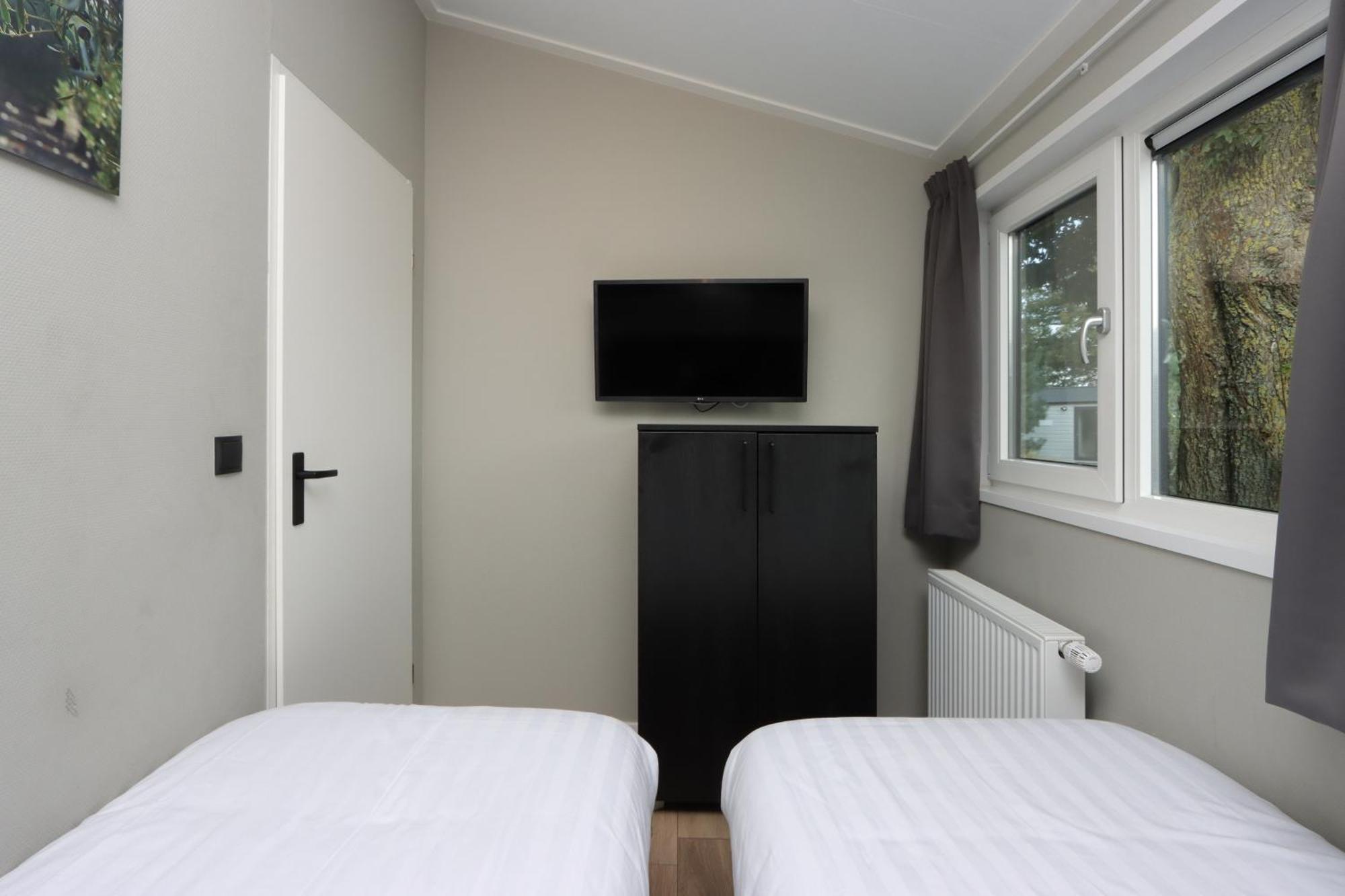 Wellness Chalet Veluwemeer Биддингхёйзен Экстерьер фото